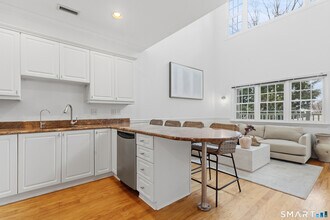 20 Cross St in Westport, CT - Building Photo - Building Photo