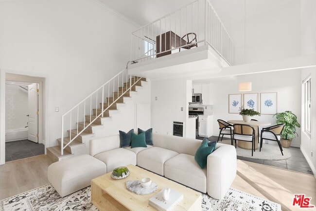 property at 1125 Pico Blvd