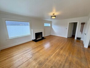 6015 32nd Ave NW in Seattle, WA - Building Photo - Building Photo