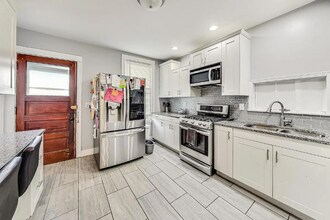 2541 N Hamlin Ave in Chicago, IL - Building Photo - Building Photo