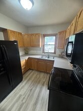 449 S College Ave in Salina, KS - Building Photo - Building Photo