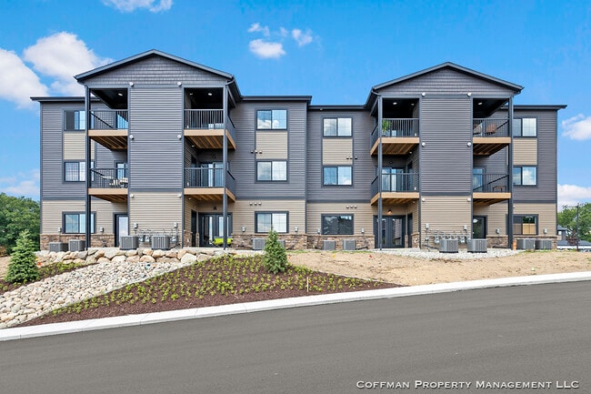 Northern Dell Commons in Grand Rapids, MI - Building Photo - Building Photo