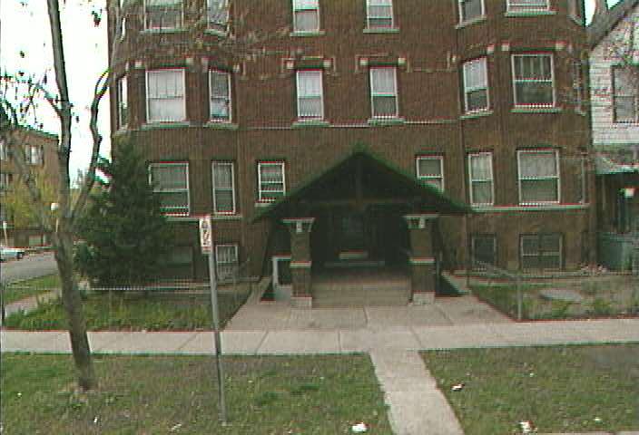 2453 N Spaulding Ave in Chicago, IL - Foto de edificio