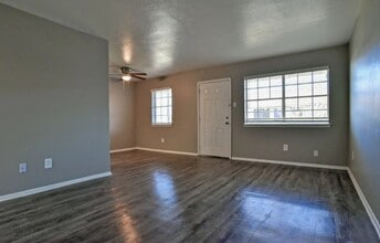 Metro at 1515 in Carrollton, TX - Building Photo - Building Photo