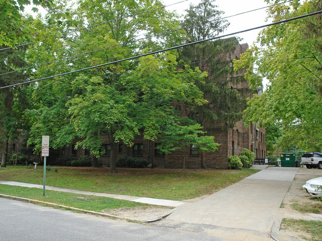 Autumn Woods Apartments in Woodbury, NJ - Building Photo - Building Photo