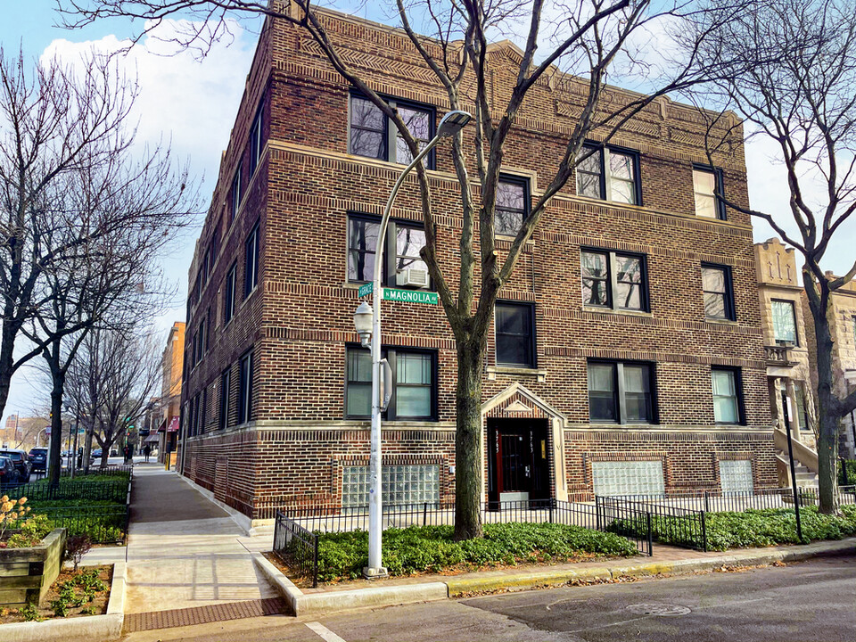 3763 N Magnolia Ave in Chicago, IL - Building Photo