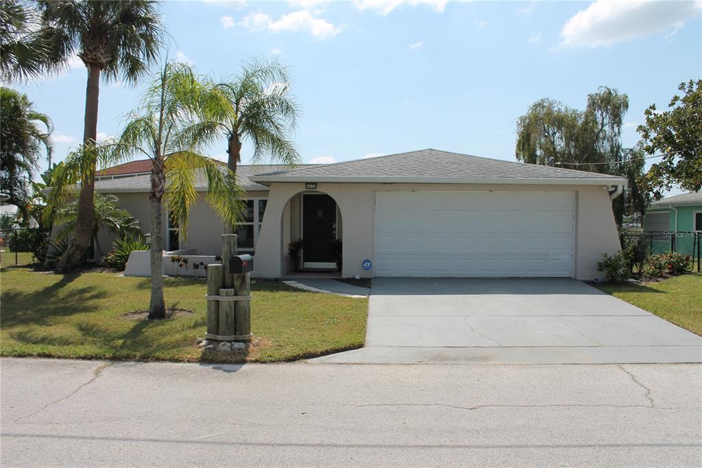 6620 Josie Ln in Hudson, FL - Building Photo