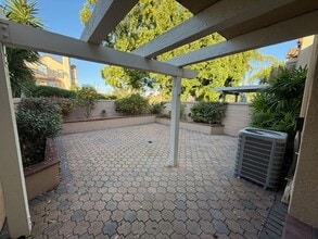 99 Via Athena in Aliso Viejo, CA - Building Photo - Building Photo