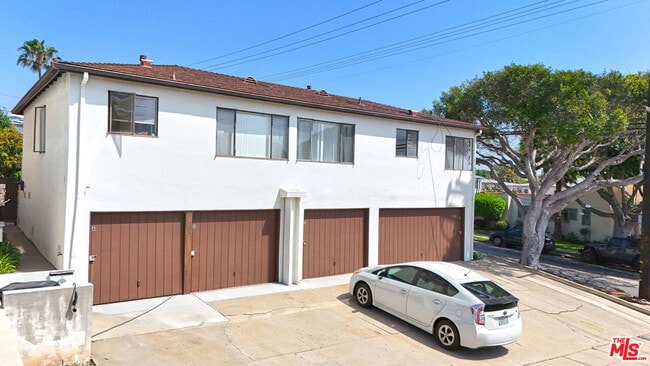 3101 Arizona Ave in Santa Monica, CA - Building Photo - Building Photo
