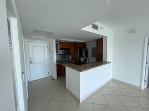 110 Washington Ave, Unit 1710A in Miami Beach, FL - Building Photo - Building Photo