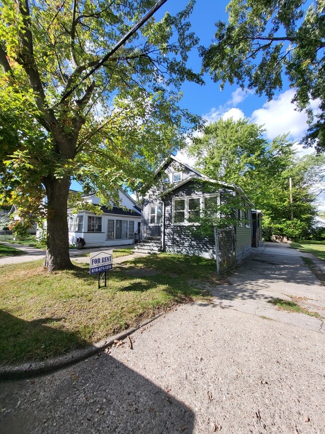 property at 372 Orchard Ave