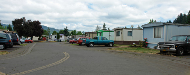 2145 N 31st St in Springfield, OR - Building Photo - Building Photo