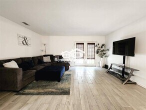8936 Glacier Ave in Texas City, TX - Building Photo - Building Photo
