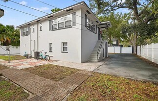 5521 Gulfport Blvd S in Gulfport, FL - Building Photo