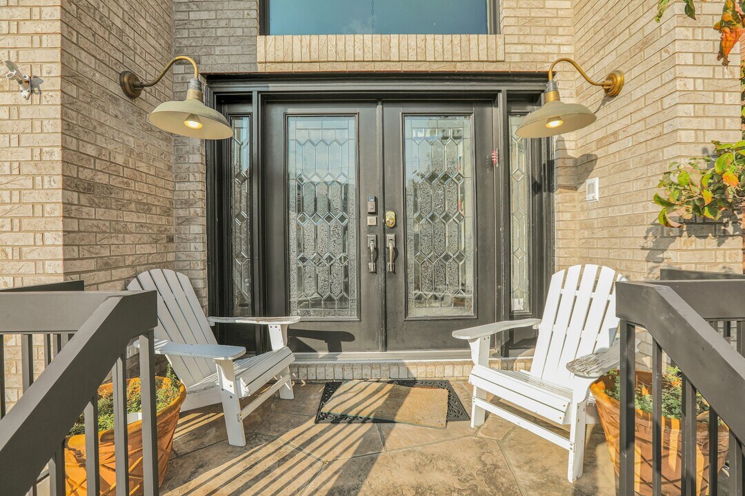 357 Tom Hunter Rd in Fort Lee, NJ - Building Photo