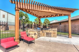 Sutter Ranch in Houston, TX - Foto de edificio - Building Photo