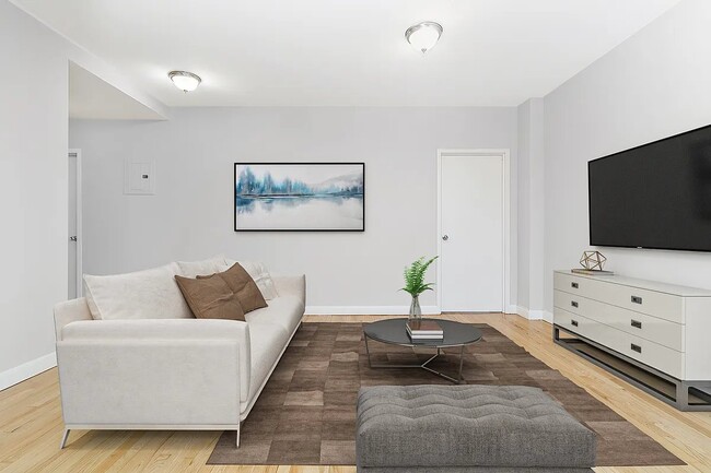property at 152 Ludlow St