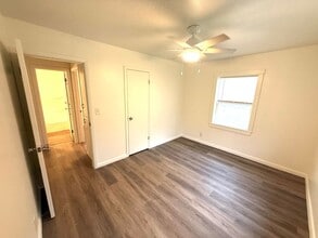 429 SE 11th St in Newton, KS - Building Photo - Building Photo