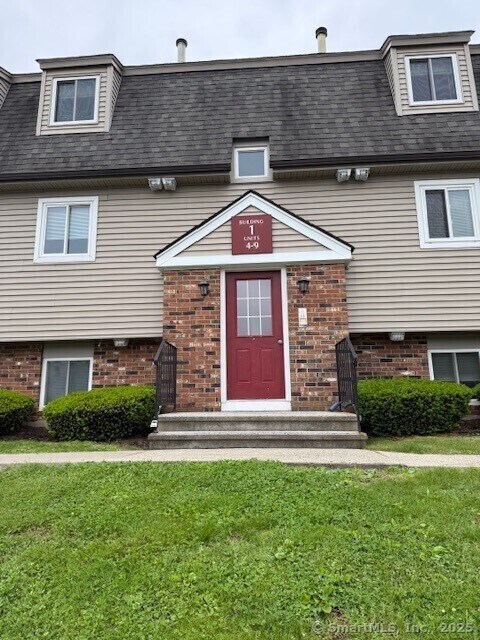 6 Evergreene Rd in Wallingford, CT - Building Photo