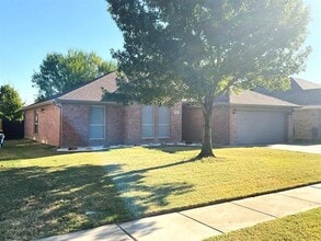 708 Ridgehill Dr in Burleson, TX - Building Photo - Building Photo