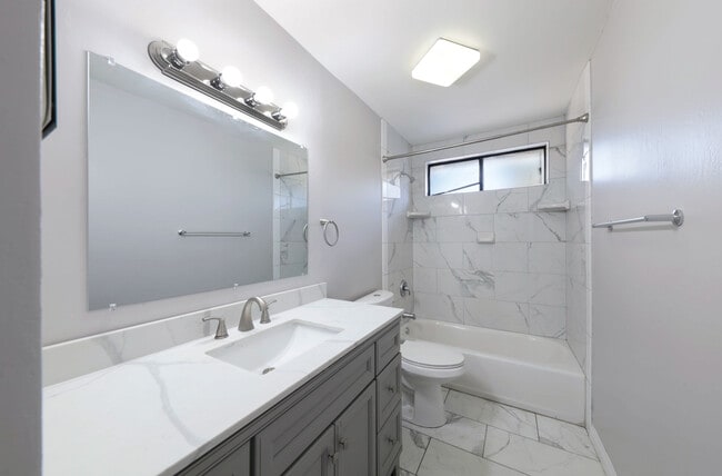 2800 S Real Rd in Bakersfield, CA - Building Photo - Building Photo