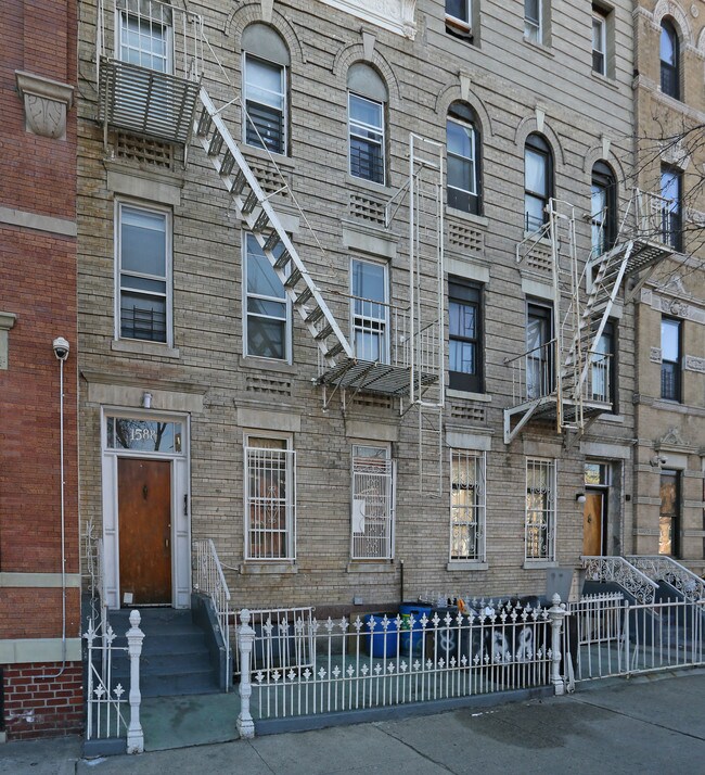 1588 Eastern Pky in Brooklyn, NY - Foto de edificio - Building Photo