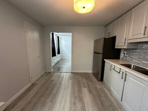 359 Buena Vista Ave in Oshawa, ON - Building Photo - Building Photo