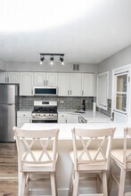 562 Green Bay Rd in Glencoe, IL - Foto de edificio - Building Photo