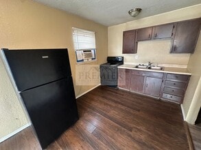 4818 Woodend Ave in Kansas City, KS - Building Photo - Building Photo