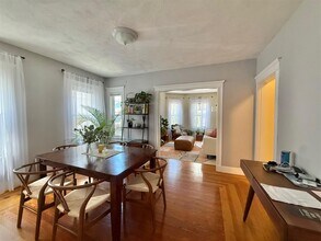 33 Pearson Ave, Unit 1 in Somerville, MA - Foto de edificio - Building Photo