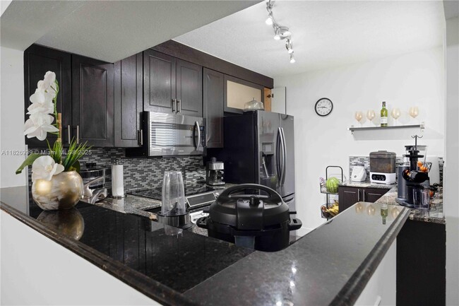 12505 NW 11th Ln in Miami, FL - Building Photo - Building Photo