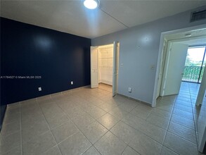 8635 NW 8th St in Miami, FL - Foto de edificio - Building Photo