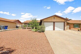 724 Martha Gale Dr in El Paso, TX - Building Photo - Building Photo