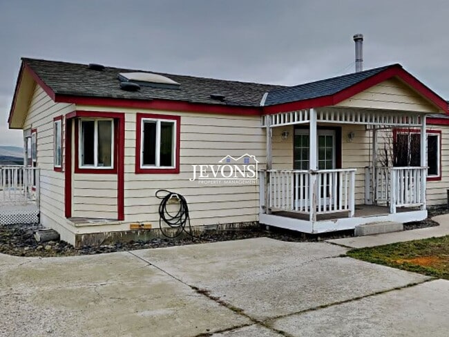 property at 551 Point Dr