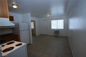 3017 E Carey Ave in North Las Vegas, NV - Building Photo - Building Photo