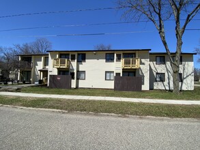 Flint East Village Apartments in Flint, MI - Building Photo - Building Photo