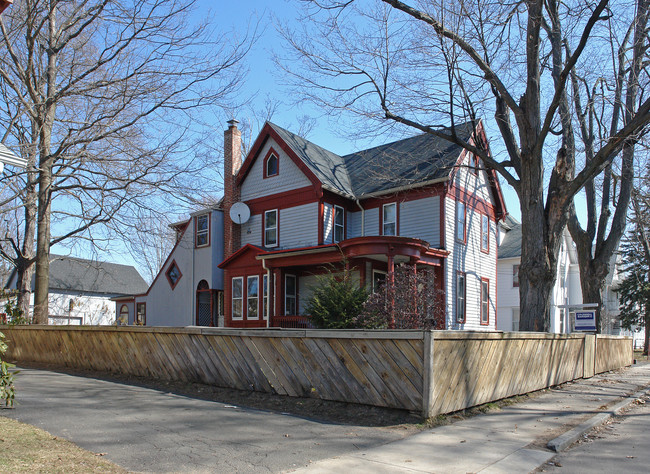 54 Wells Ave in East Hartford, CT - Foto de edificio - Building Photo