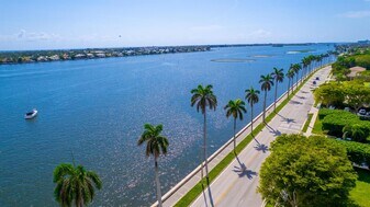1601 S Flagler Dr, Unit 2120 in West Palm Beach, FL - Building Photo