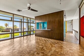 1310 Harbor View Dr in Galveston, TX - Building Photo - Building Photo