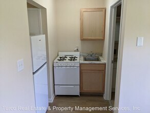 240 Tedmark Ct in Kankakee, IL - Building Photo - Building Photo