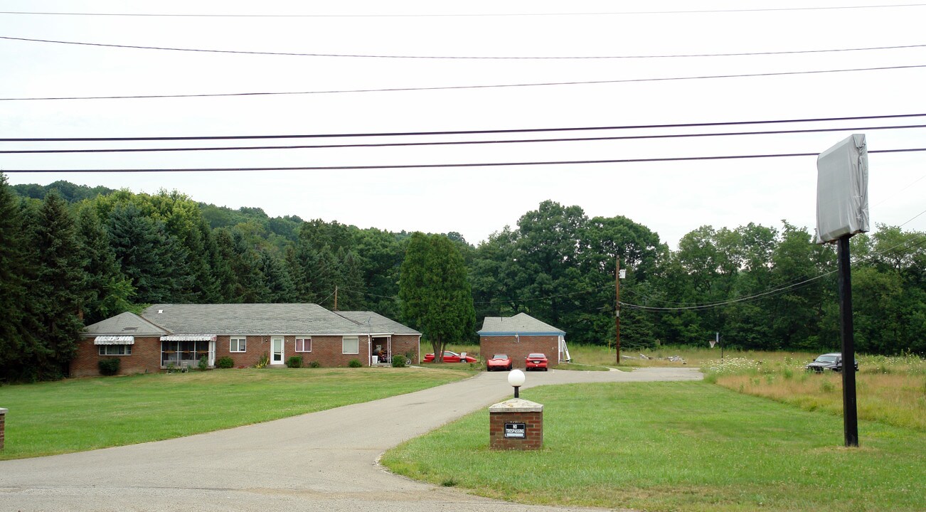 Route 19 in Harmony, PA - Foto de edificio