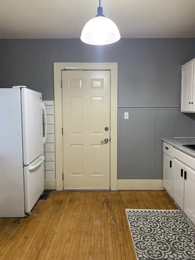 597 Giles Blvd E in Windsor, ON - Building Photo - Building Photo