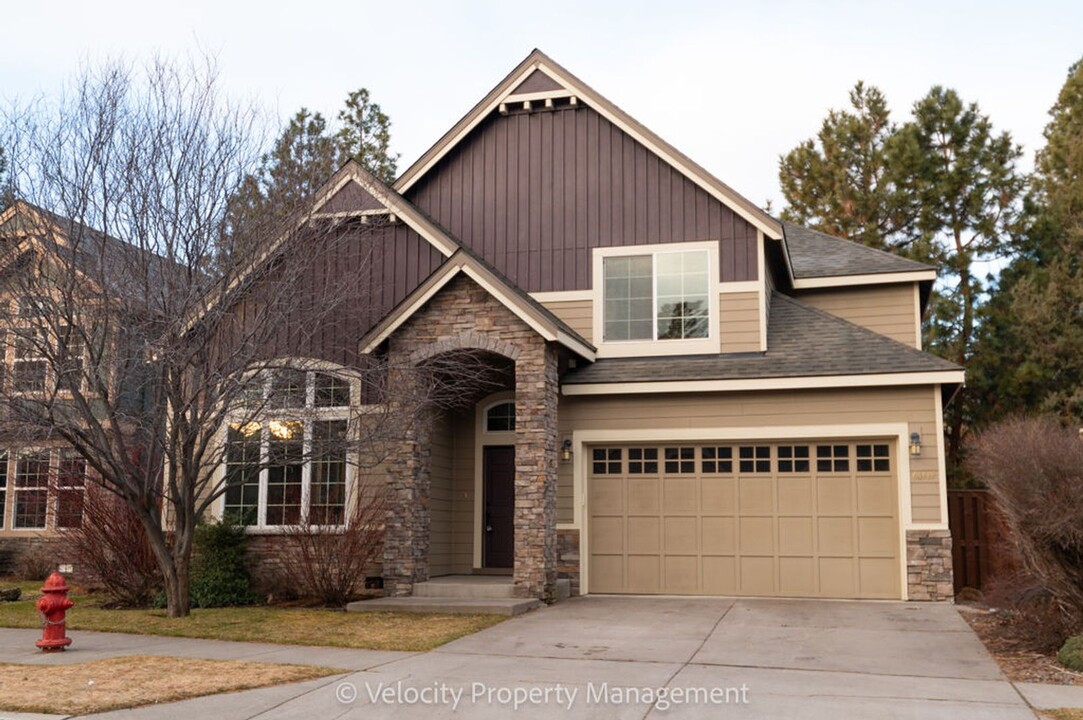 60959 Snowberry Pl in Bend, OR - Building Photo