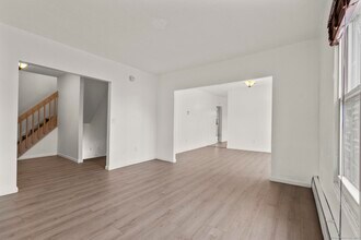 28 Hollister St in Manchester, CT - Building Photo - Building Photo