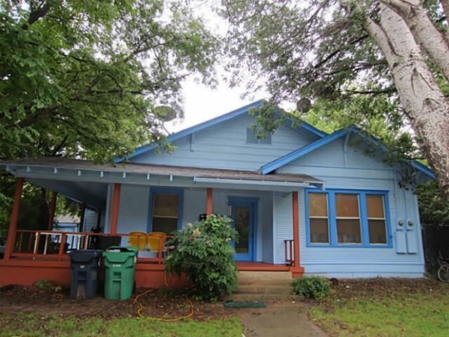 511 W Sycamore St in Denton, TX - Building Photo - Building Photo