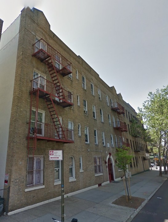 3547 34th St in Astoria, NY - Foto de edificio