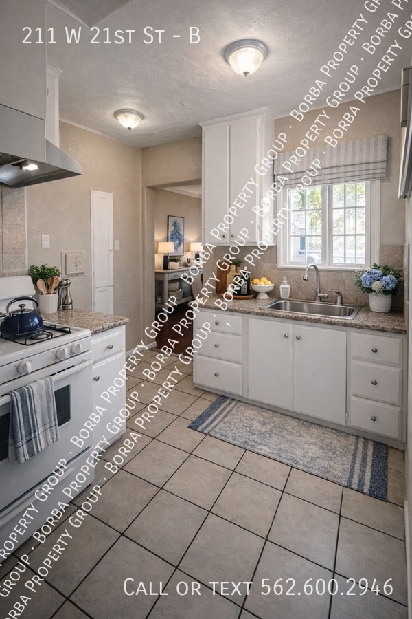 property at 211 W 21st St