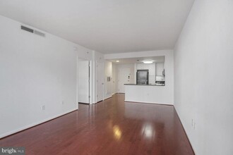 355 I St SW in Washington, DC - Building Photo - Building Photo