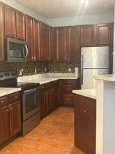 2555 Flat Shoals Rd in College Park, GA - Foto de edificio - Building Photo