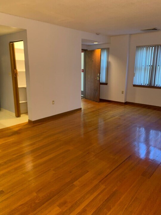 28 Parkman St in Brookline, MA - Building Photo